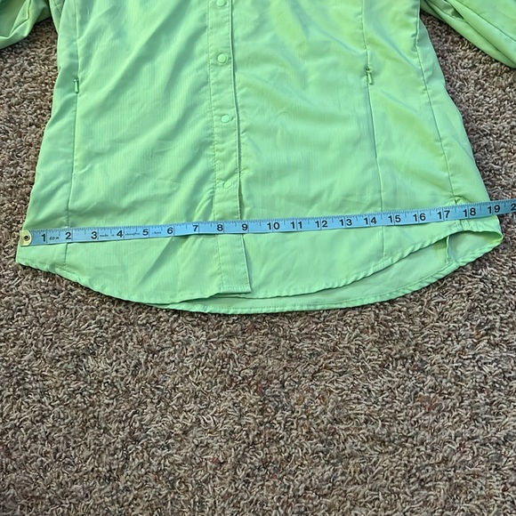 Women’s medium Columbia Omni shade button down shirt - Picture 6 of 8